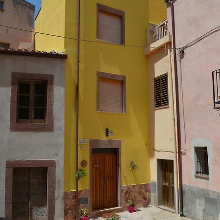 La Casa Di Angelo Hotel Bosa Luaran gambar