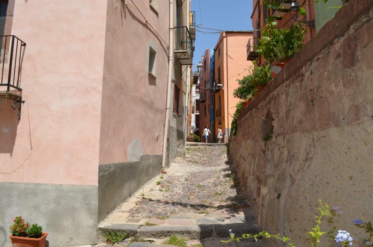 La Casa Di Angelo Hotel Bosa Luaran gambar