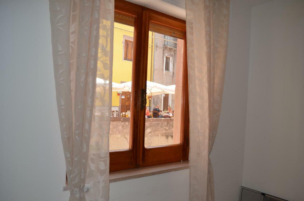 La Casa Di Angelo Hotel Bosa Luaran gambar