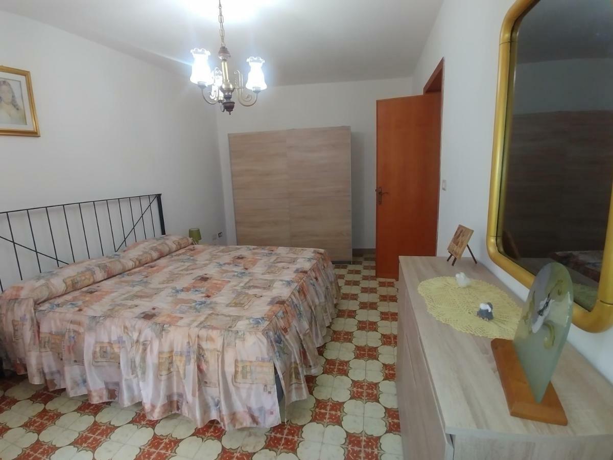 La Casa Di Angelo Hotel Bosa Luaran gambar